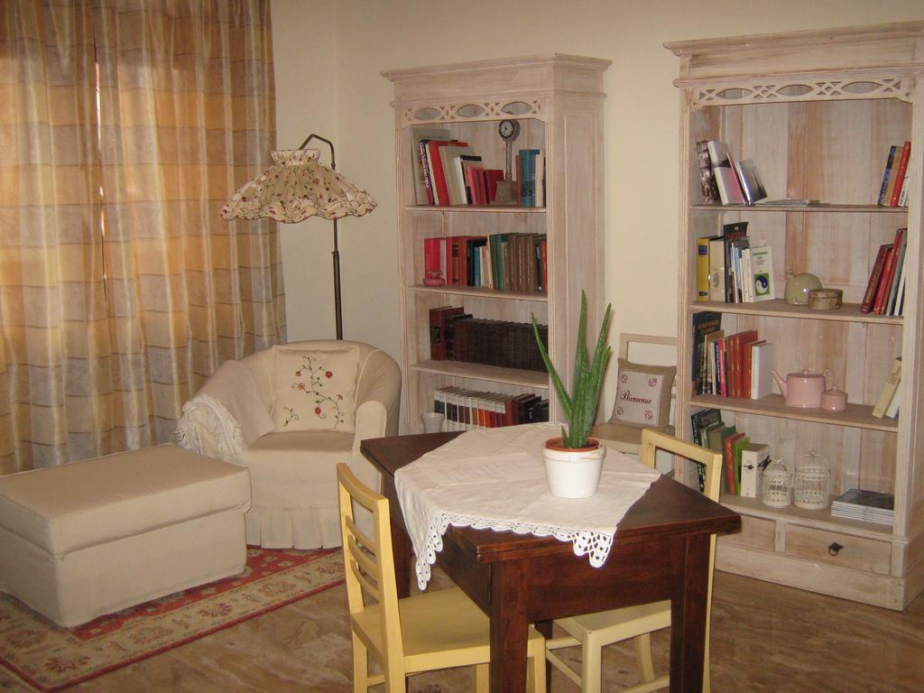 B&B Ristorante Del Monte Colleretto Giacosa Rum bild